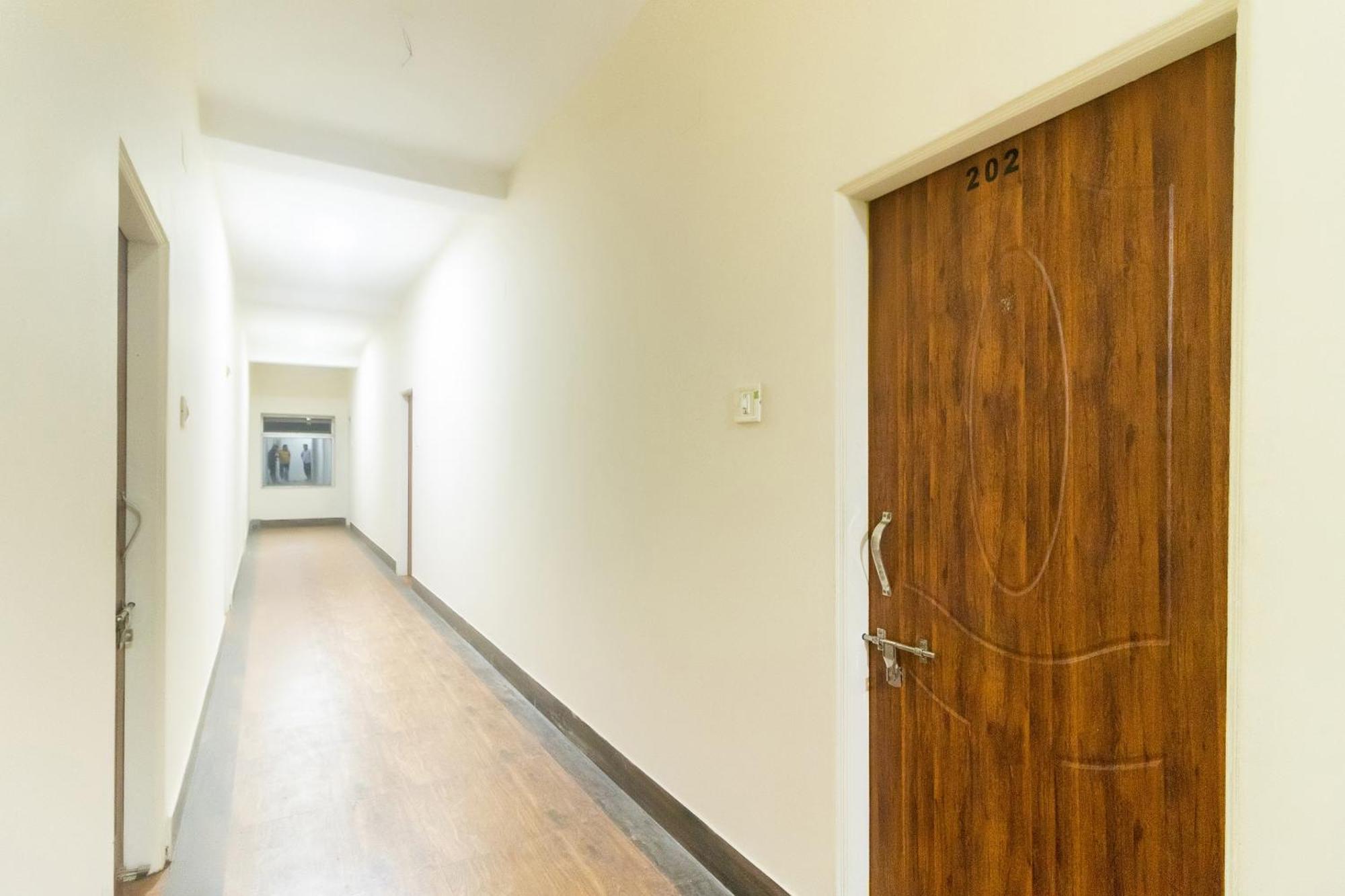 Spot On Prabir Residency Inn Urali Экстерьер фото
