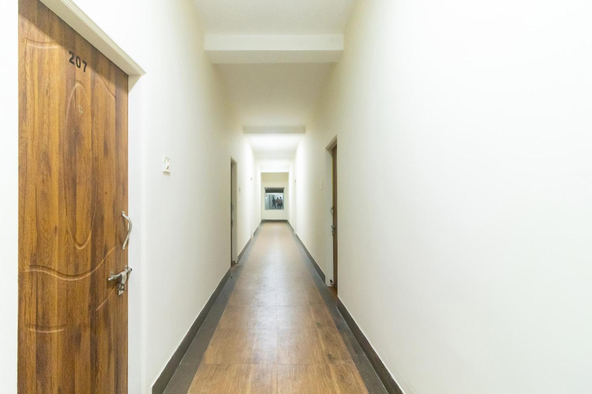 Spot On Prabir Residency Inn Urali Экстерьер фото